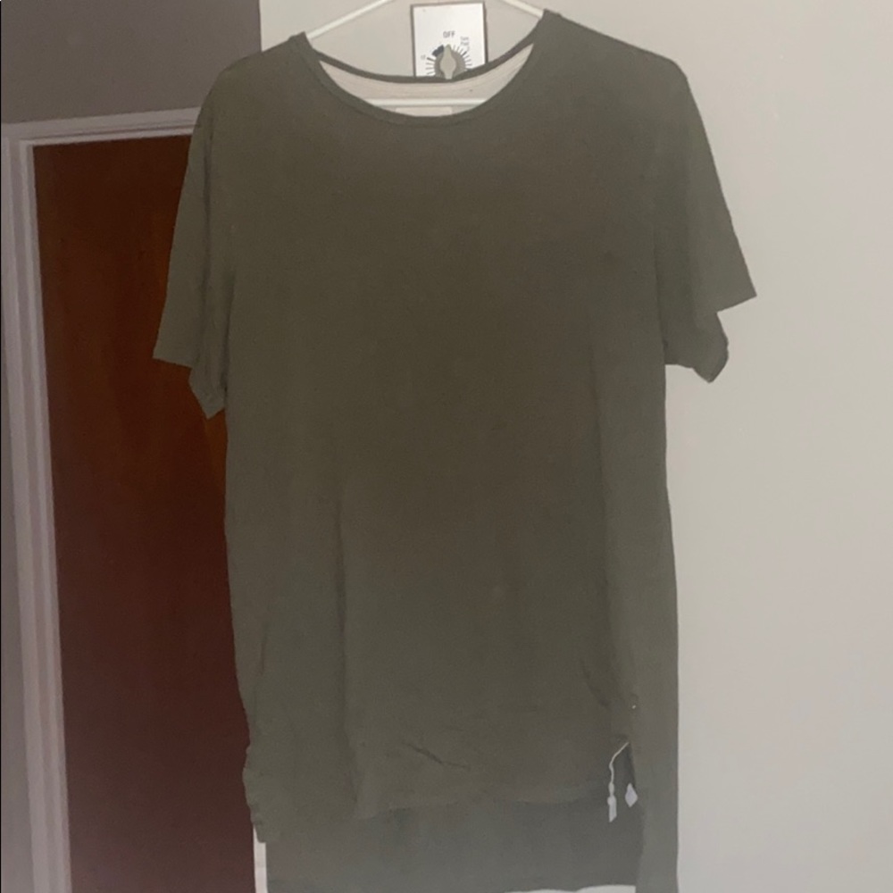 Men’s H&M long Torso Split Hem T Shirt